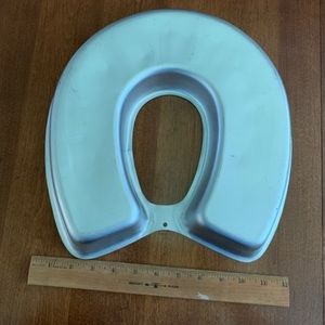Vintage Wilton Horseshoe Cake pan from 1972!